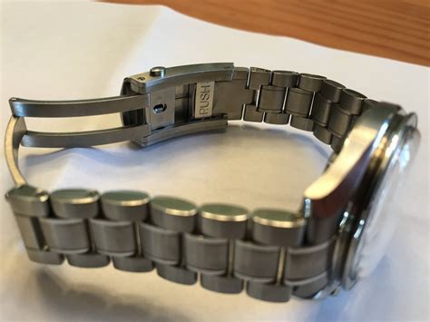 omega speedmaster metal bracelet|omega speedmaster bracelet micro adjustment.